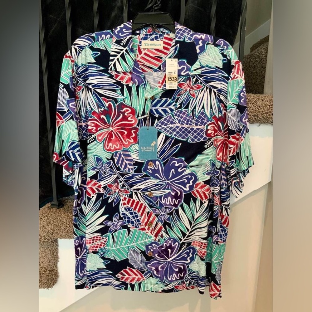 Mens Brand New Size Large Shirt.  #1533